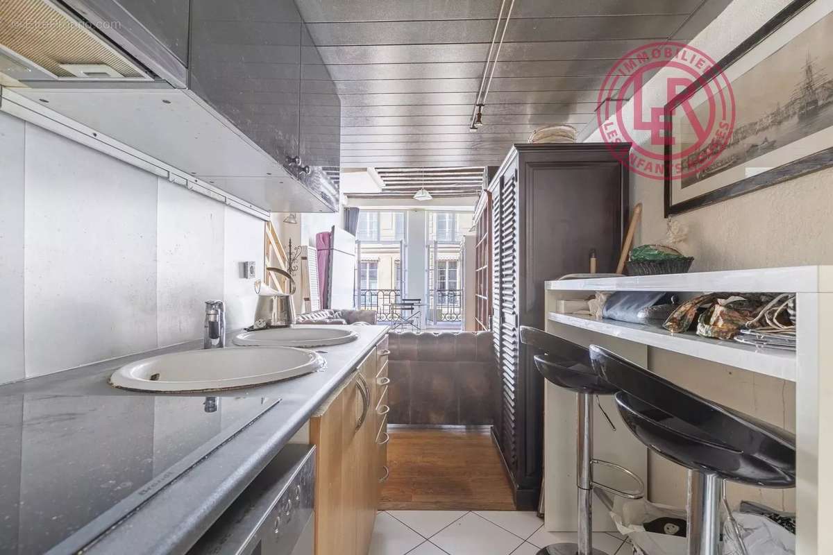 Appartement à PARIS-1E