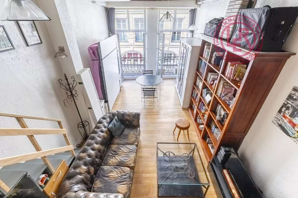 Appartement à PARIS-1E