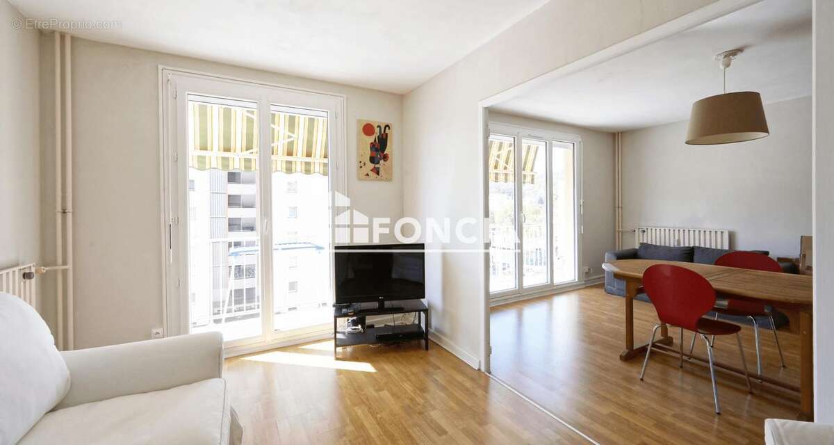 Appartement à BOURGOIN-JALLIEU