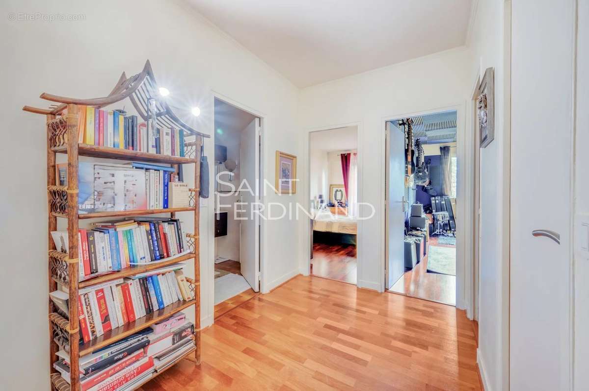 Appartement à NEUILLY-SUR-SEINE