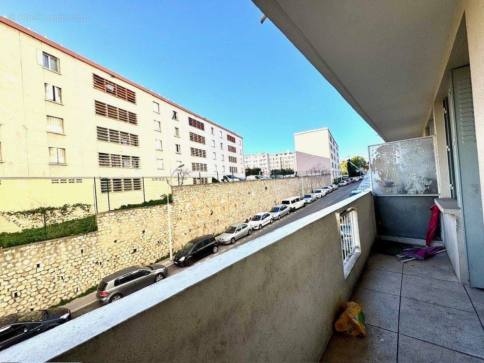 T3 DE48 m2 + BALCON / MARSEILLE  13013 - Appartement à MARSEILLE-13E