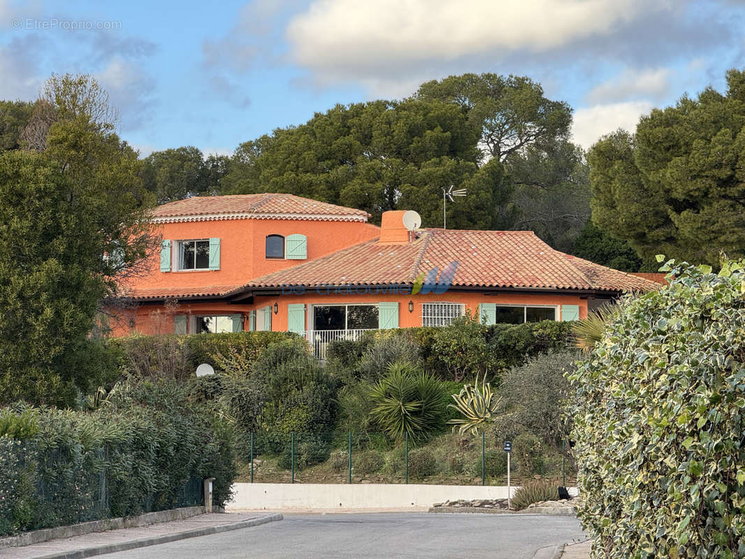 Maison à LA LONDE-LES-MAURES