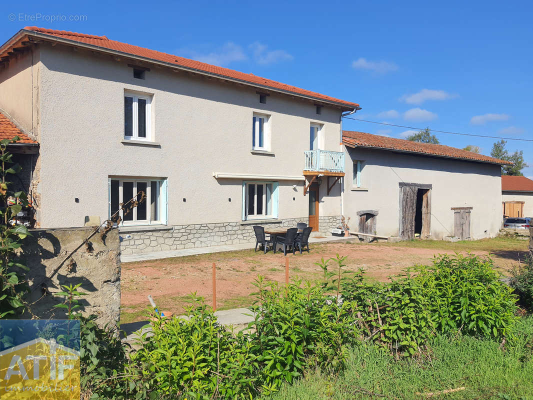 Maison à SAINT-GERMAIN-LAVAL