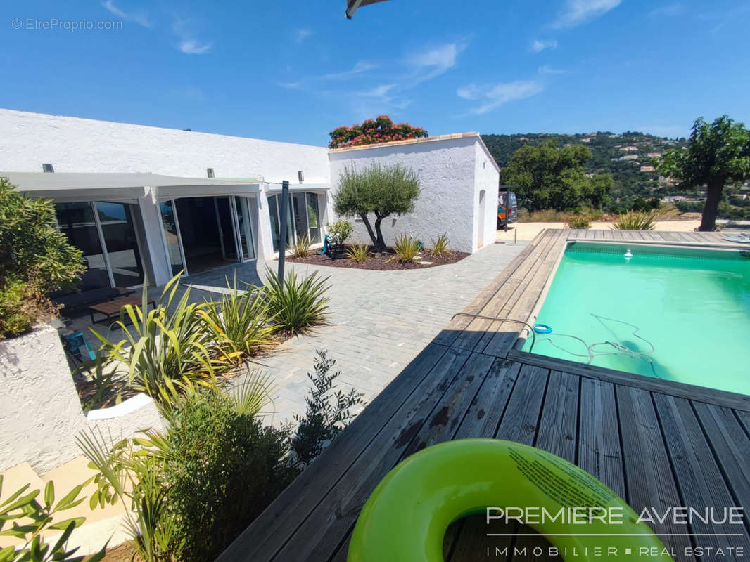 Maison à ROQUEBRUNE-SUR-ARGENS