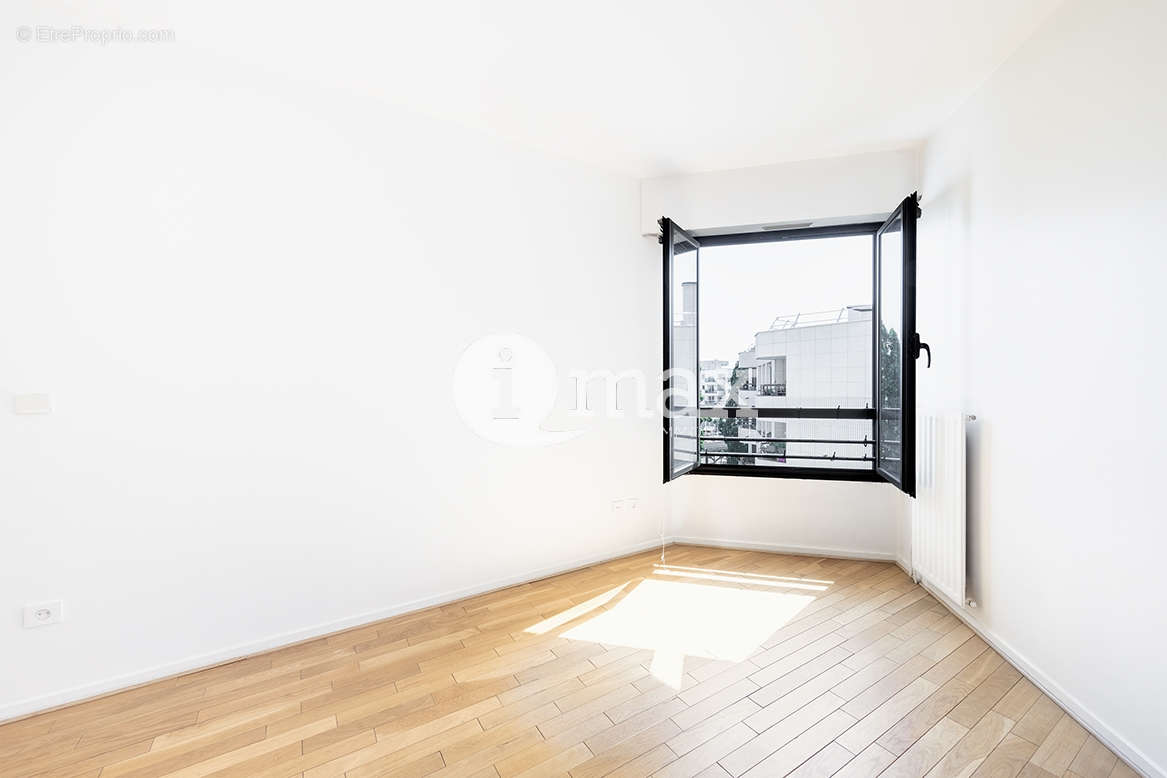 Appartement à LEVALLOIS-PERRET