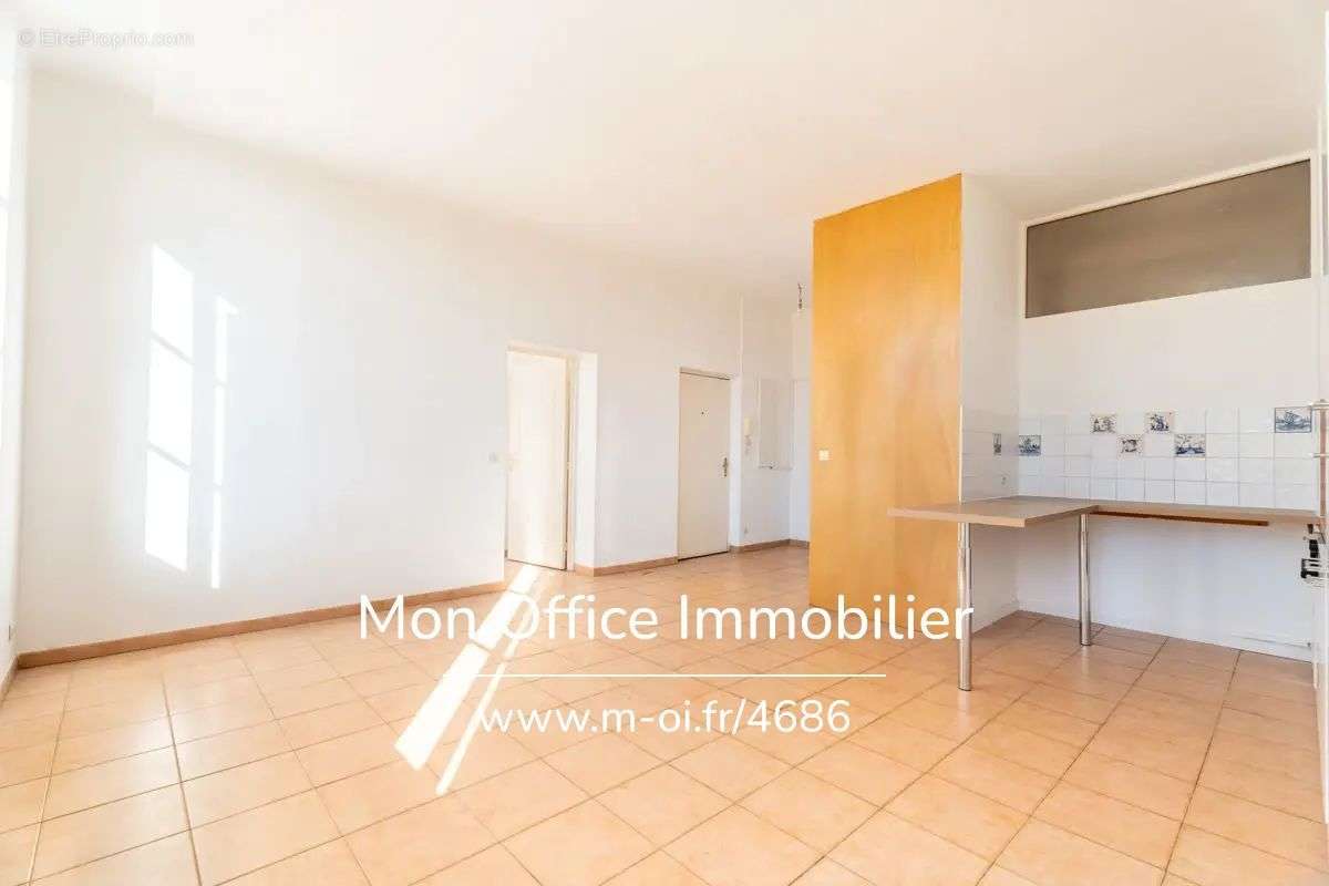 Appartement à MARSEILLE-1E