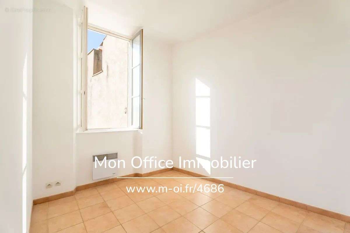 Appartement à MARSEILLE-1E