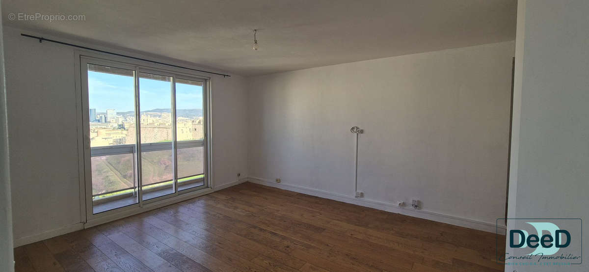 Appartement à MARSEILLE-7E