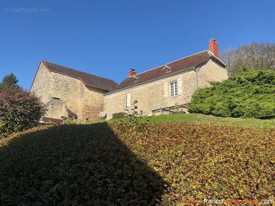 Maison à BADEFOLS-D&#039;ANS