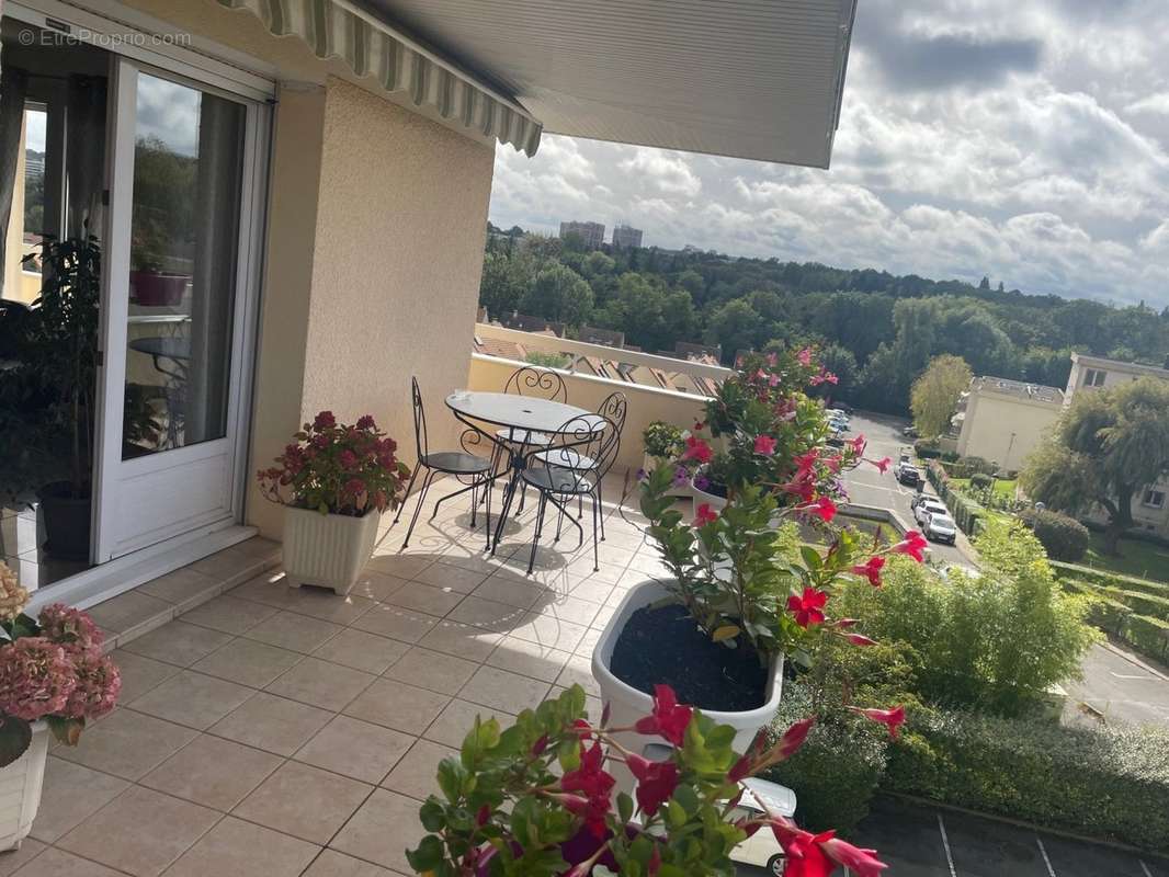 Appartement à VERRIERES-LE-BUISSON