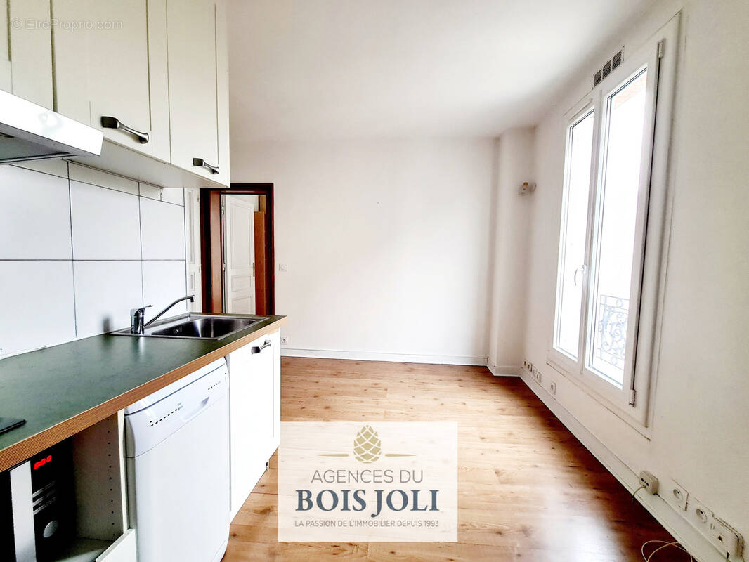 Appartement à COURBEVOIE