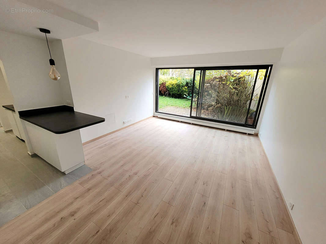 Appartement à VERRIERES-LE-BUISSON