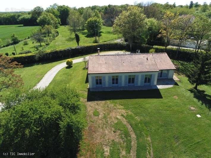 Maison à RUFFEC