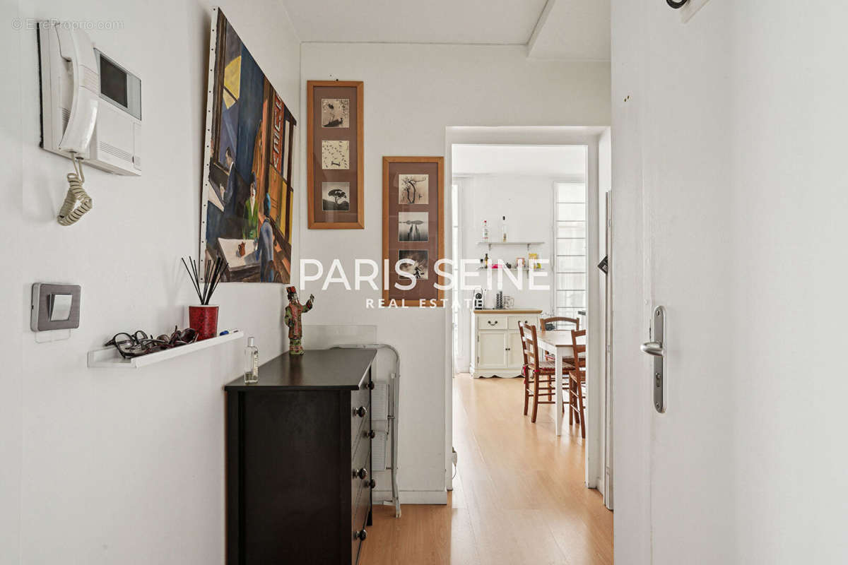 Appartement à PARIS-1E