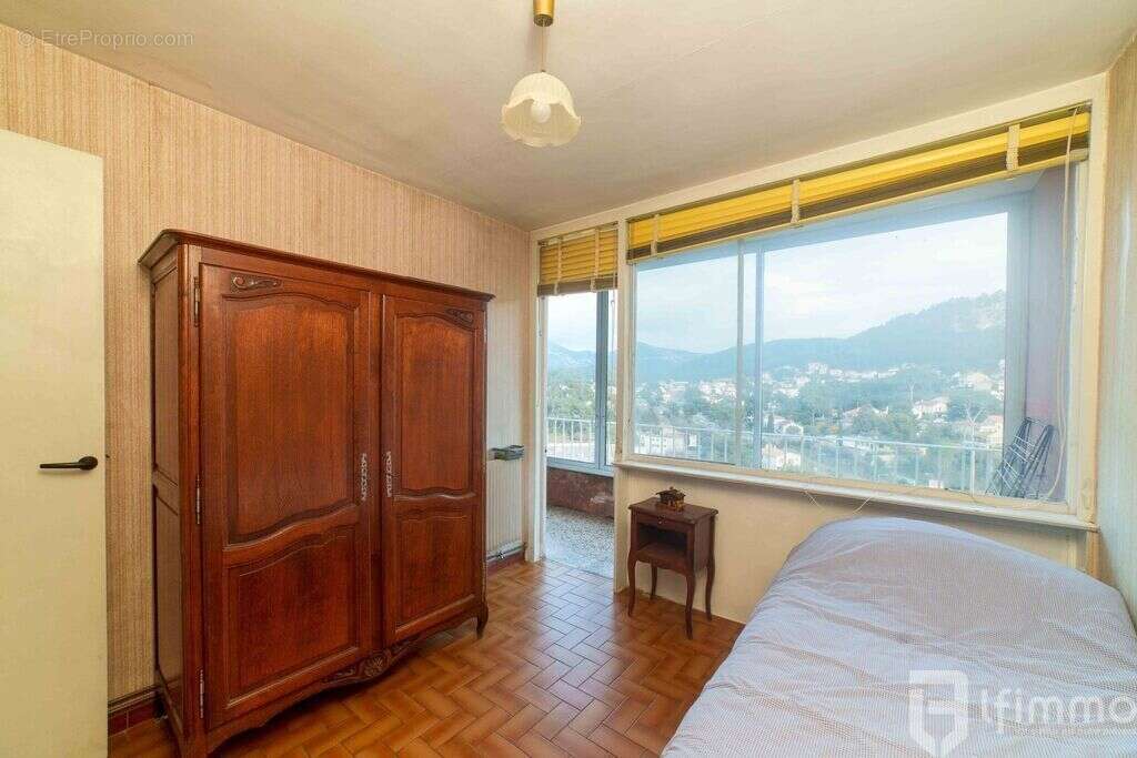 Appartement à MARSEILLE-9E