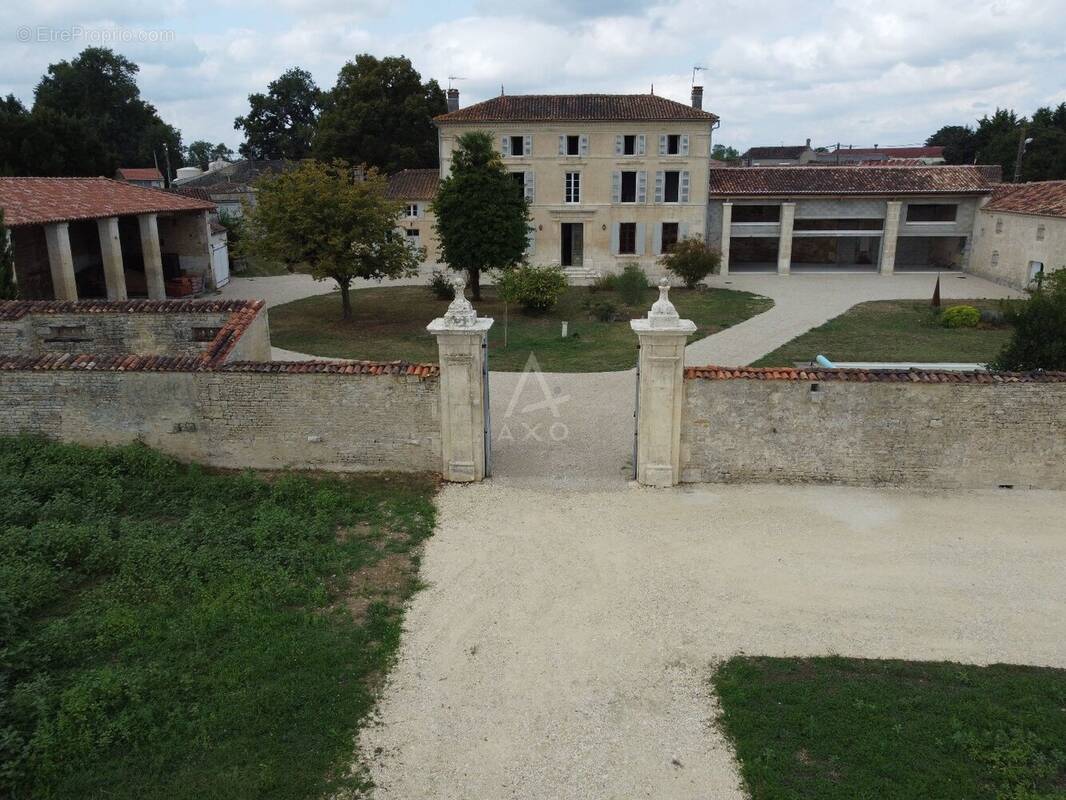 Maison à COGNAC