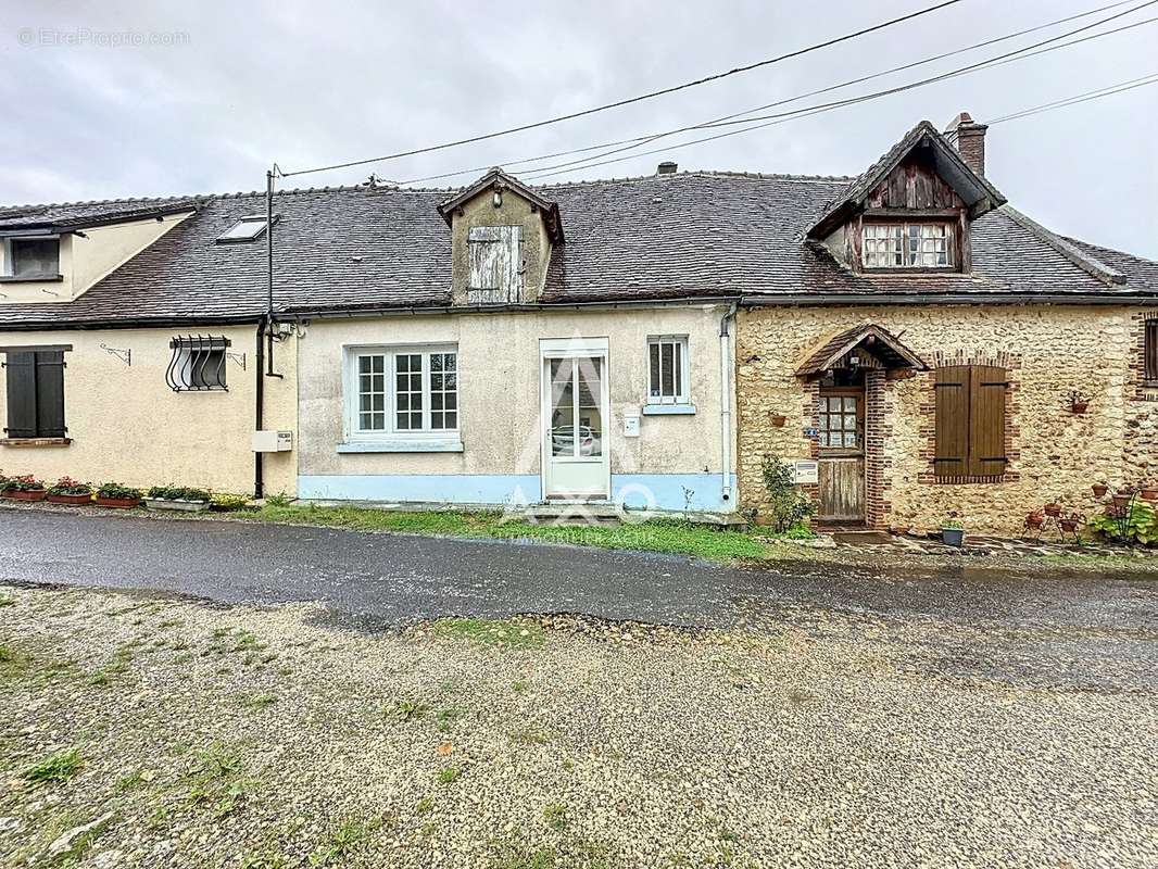 Maison à SAINT-VICTOR-DE-BUTHON