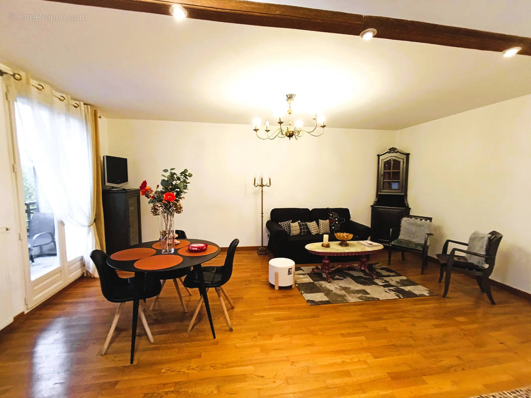 Appartement à LE BLANC-MESNIL