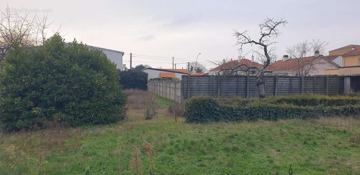 Terrain à SAINT-SEBASTIEN-SUR-LOIRE