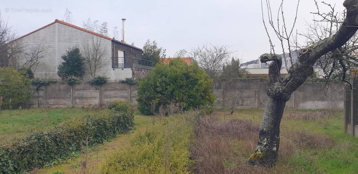 Terrain à SAINT-SEBASTIEN-SUR-LOIRE