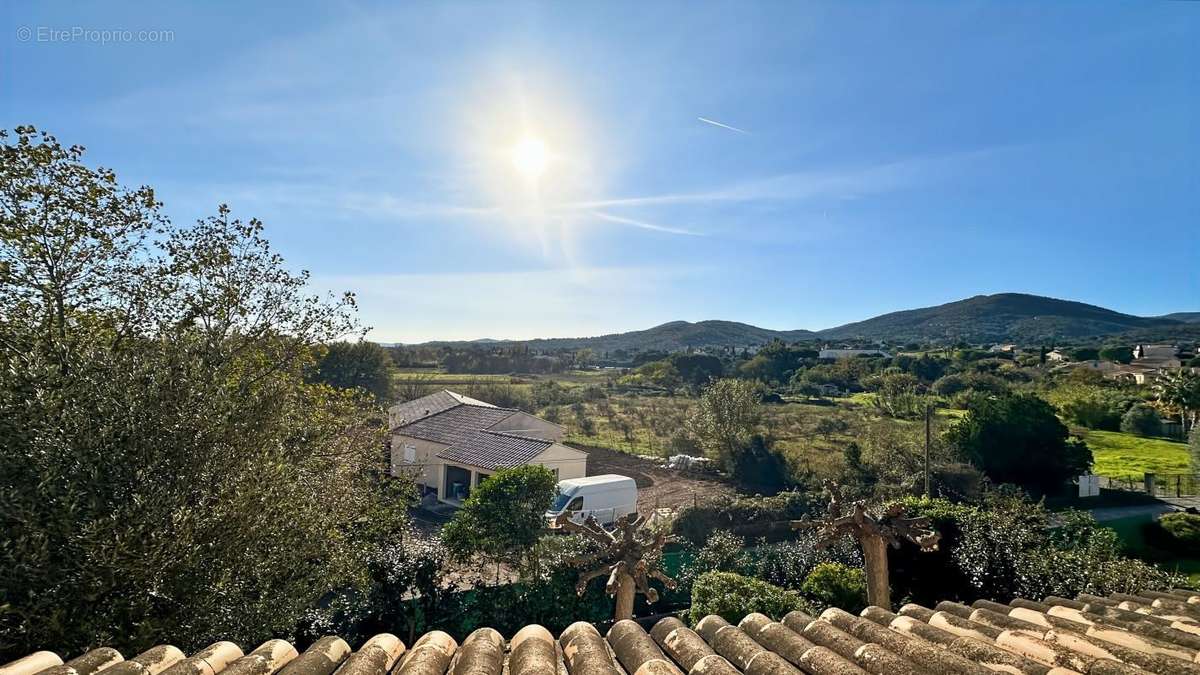 Maison à ROQUEBRUNE-SUR-ARGENS