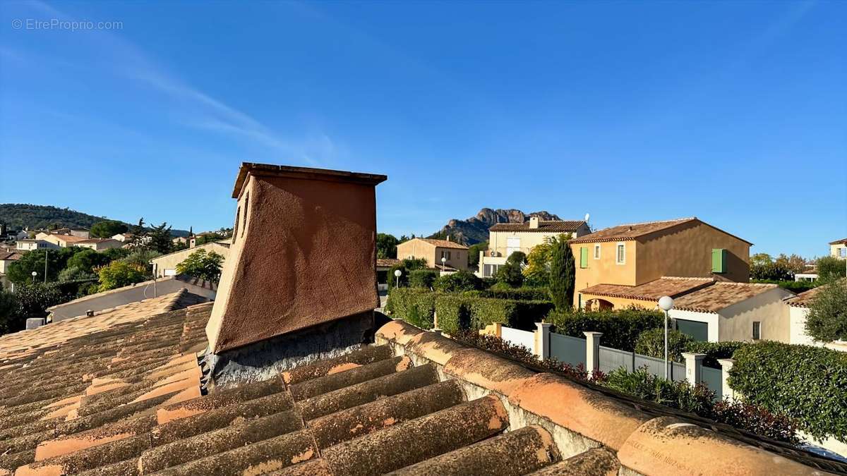 Maison à ROQUEBRUNE-SUR-ARGENS