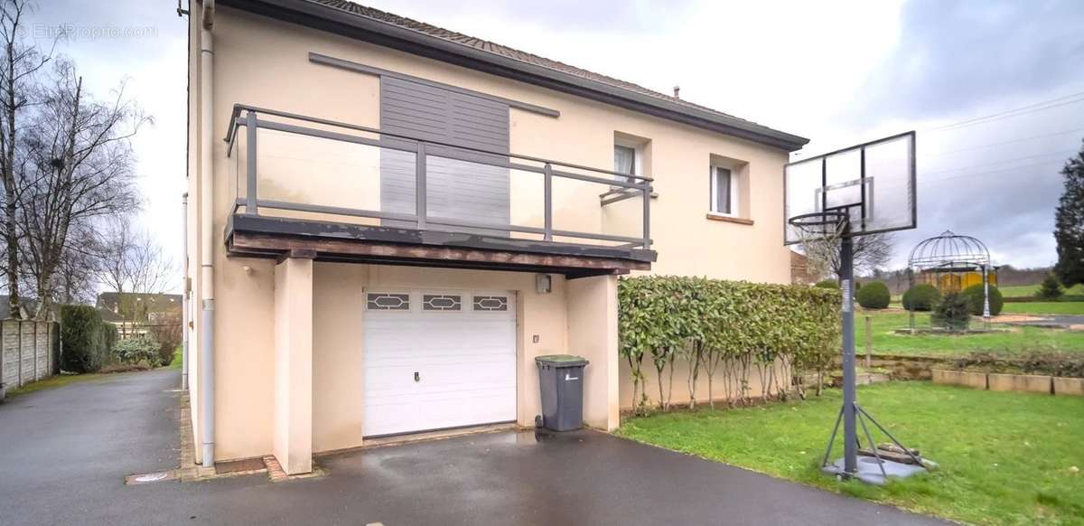 Maison à CHARLEVILLE-MEZIERES