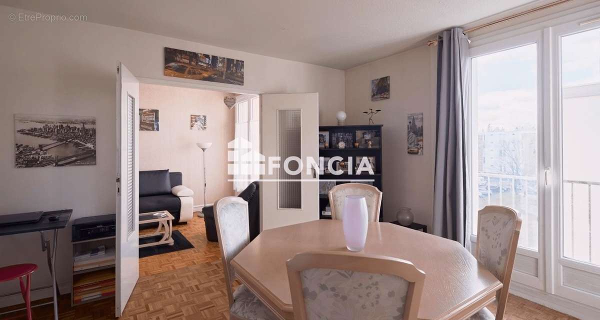 Appartement à REZE