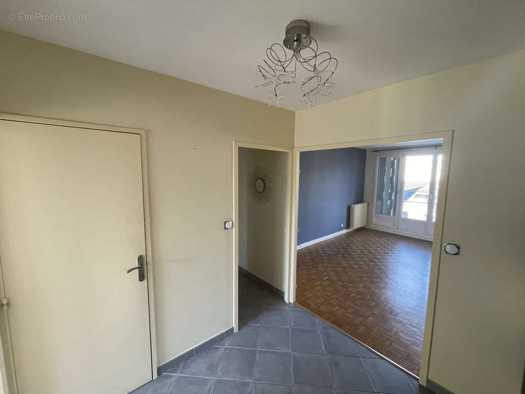 Appartement à SAINT-ETIENNE