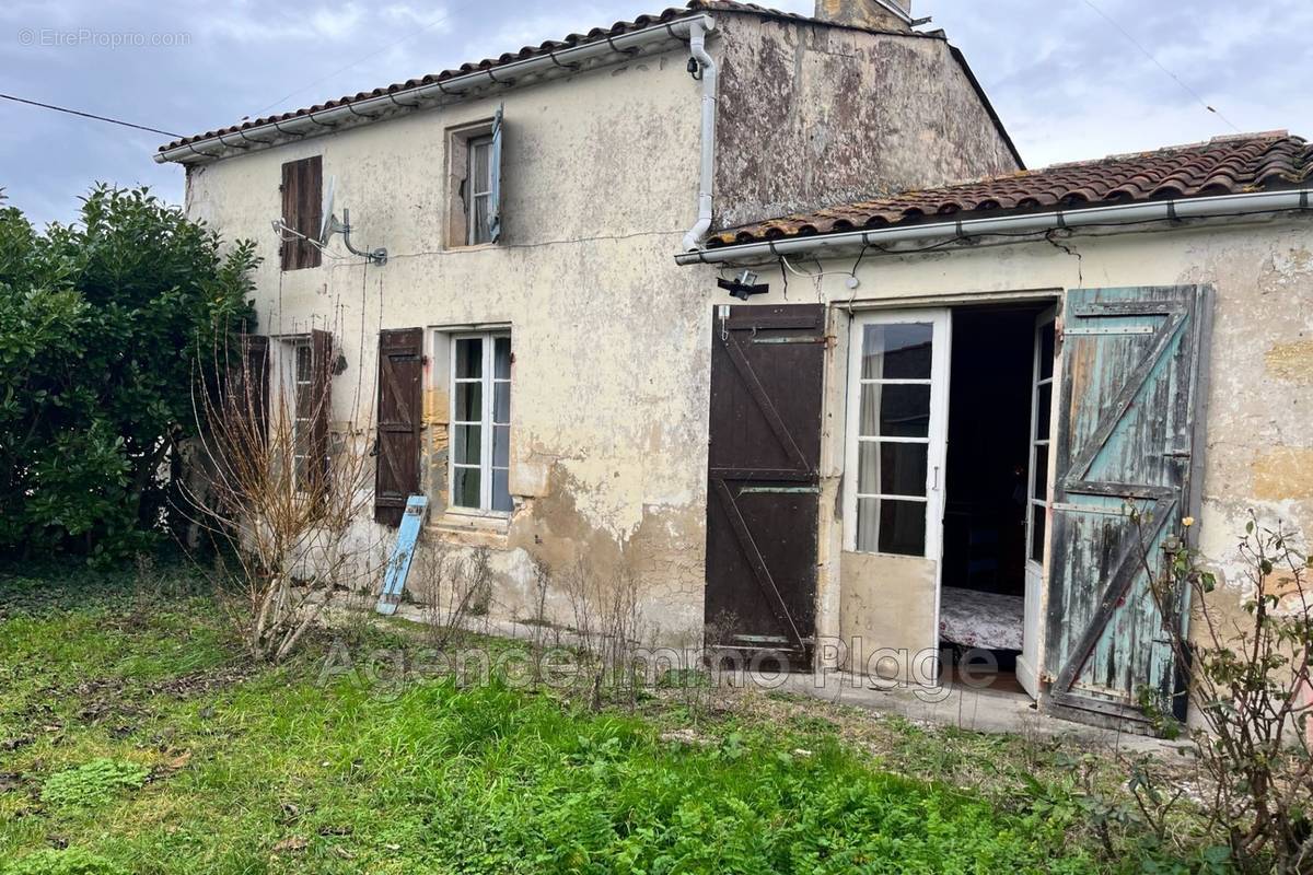 Maison à JAU-DIGNAC-ET-LOIRAC