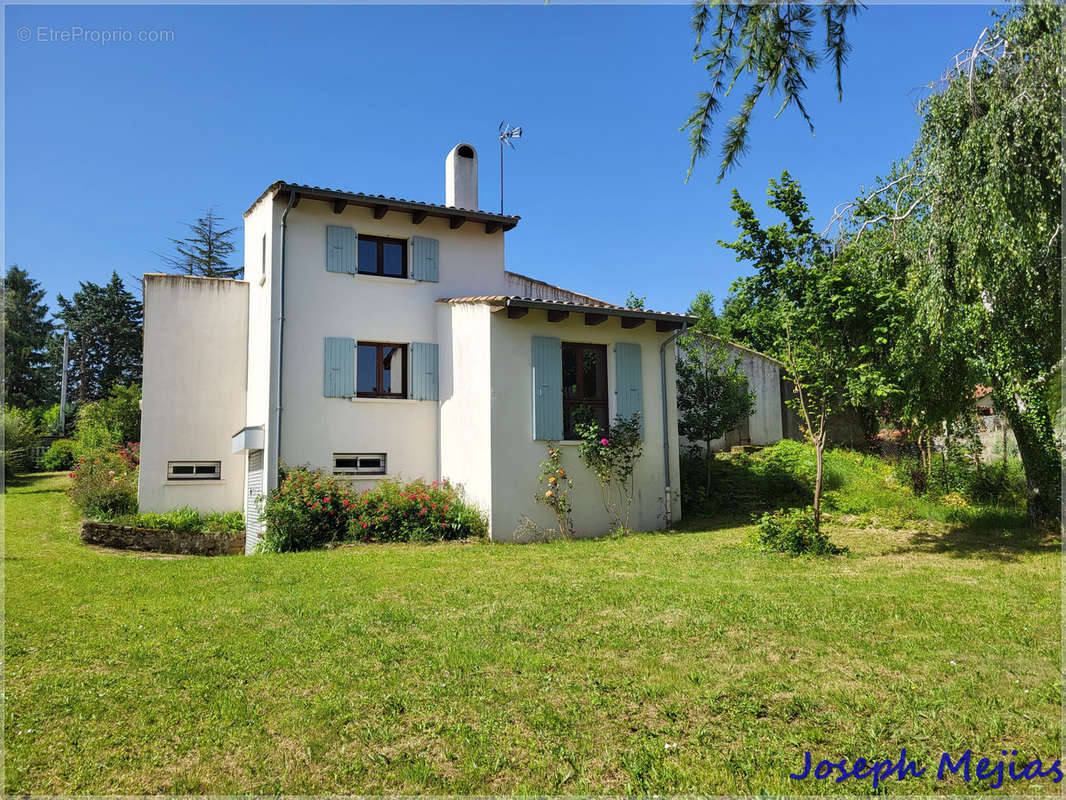 Maison à ALBOUSSIERE