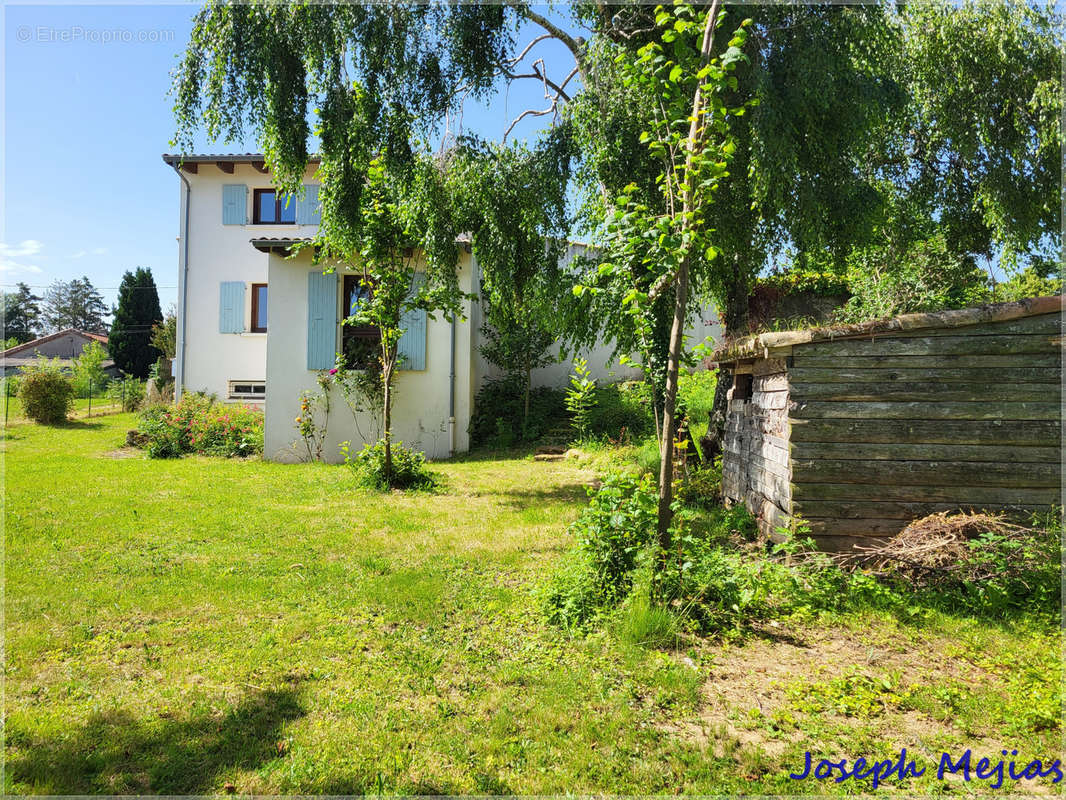 Maison à ALBOUSSIERE