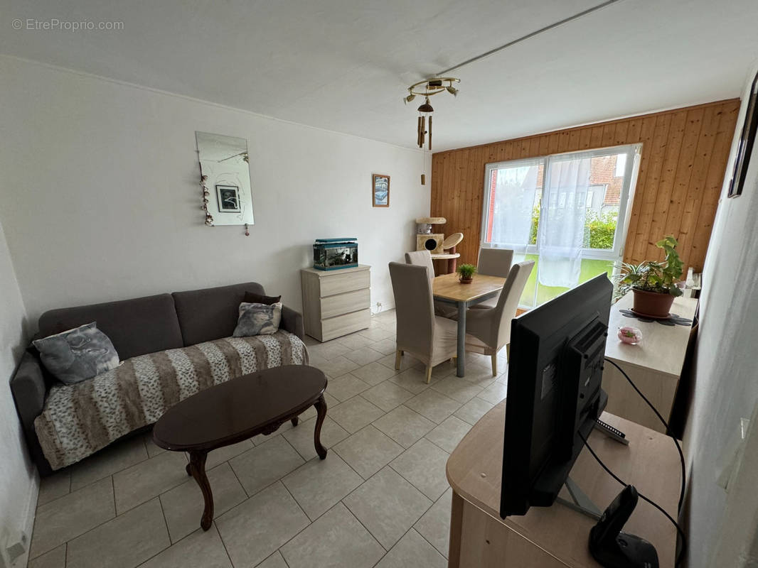 Appartement à ETAMPES-SUR-MARNE