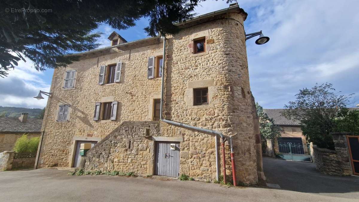 Maison à AGEN-D&#039;AVEYRON