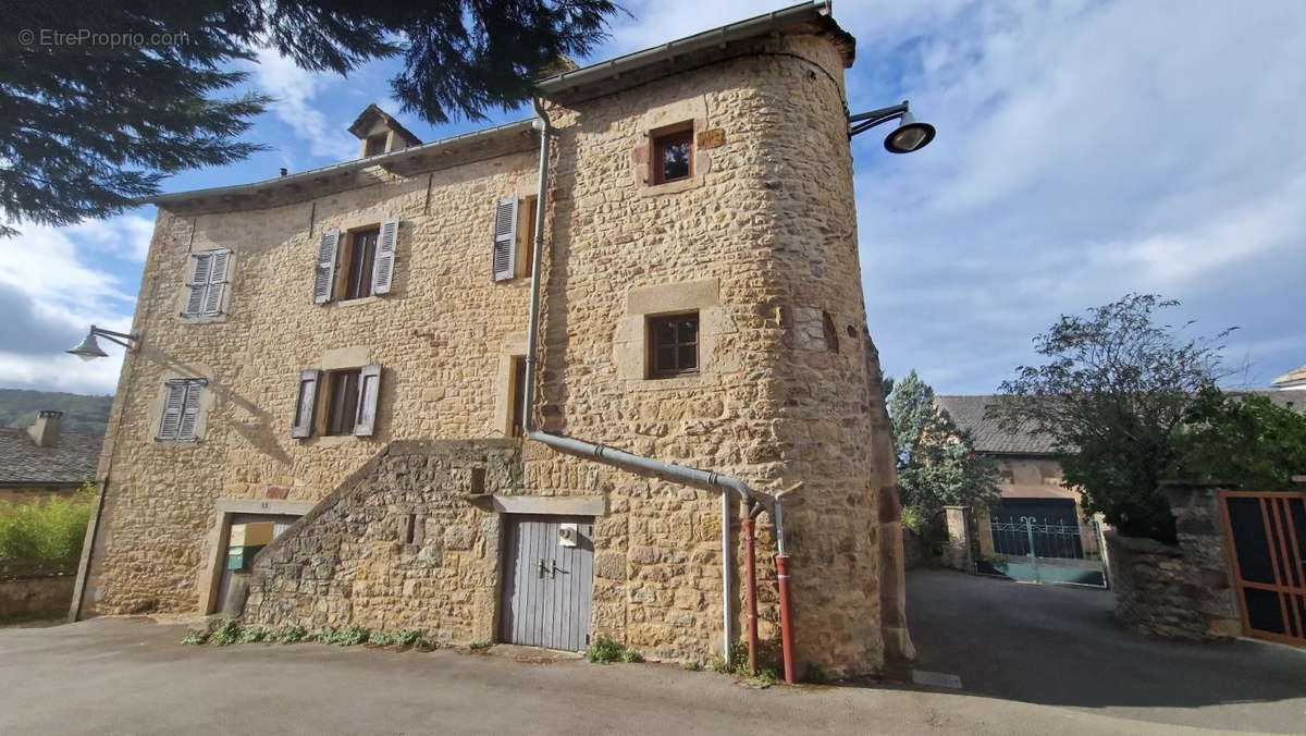 Maison à AGEN-D&#039;AVEYRON