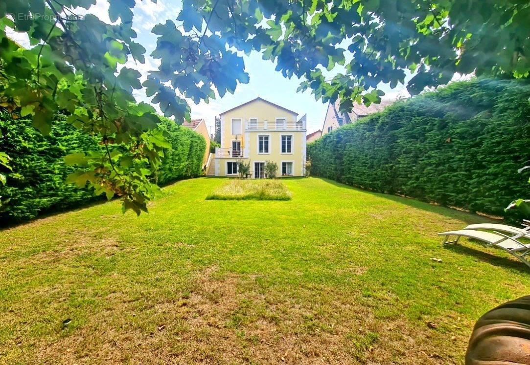 Maison à L&#039;HAY-LES-ROSES