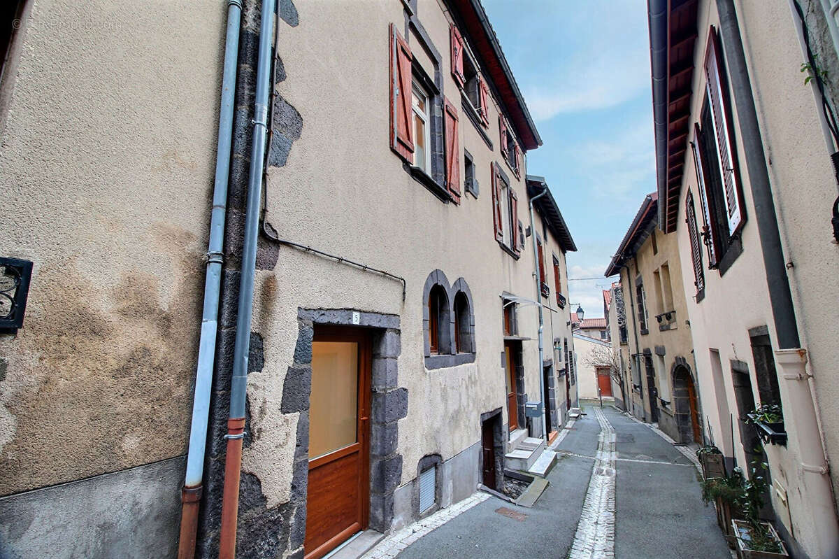 Maison à CLERMONT-FERRAND