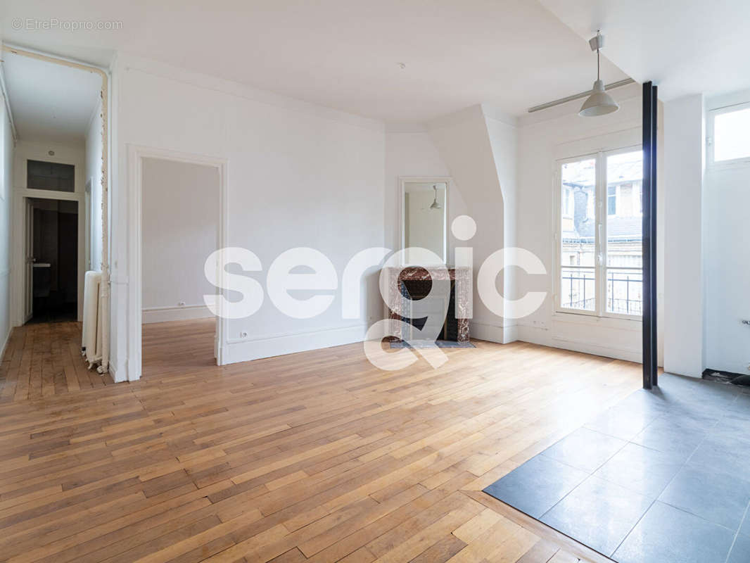 Appartement à NEUILLY-SUR-SEINE