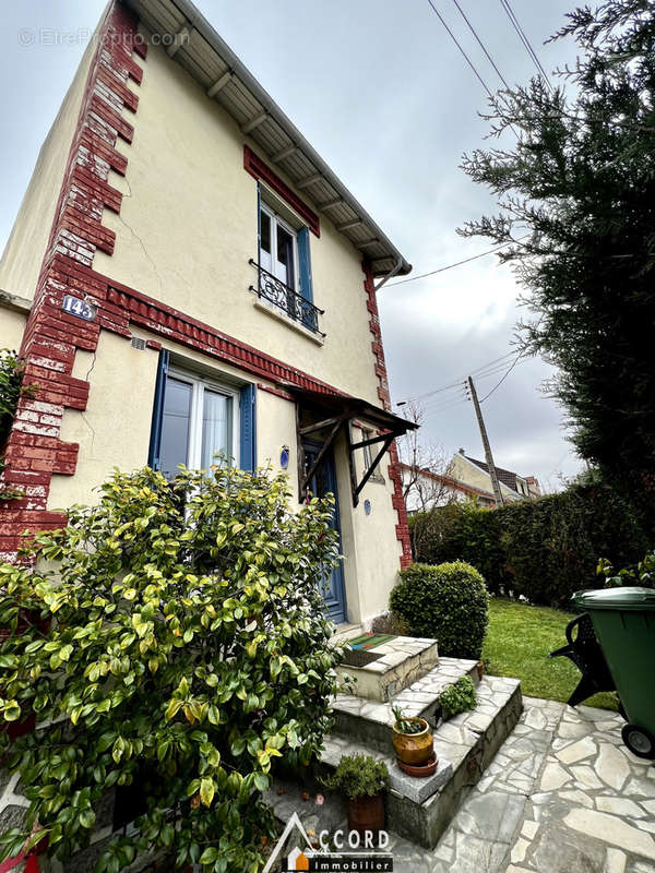 Maison à SARTROUVILLE