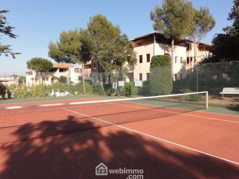 Tennis dans la résidence - Appartement à FREJUS