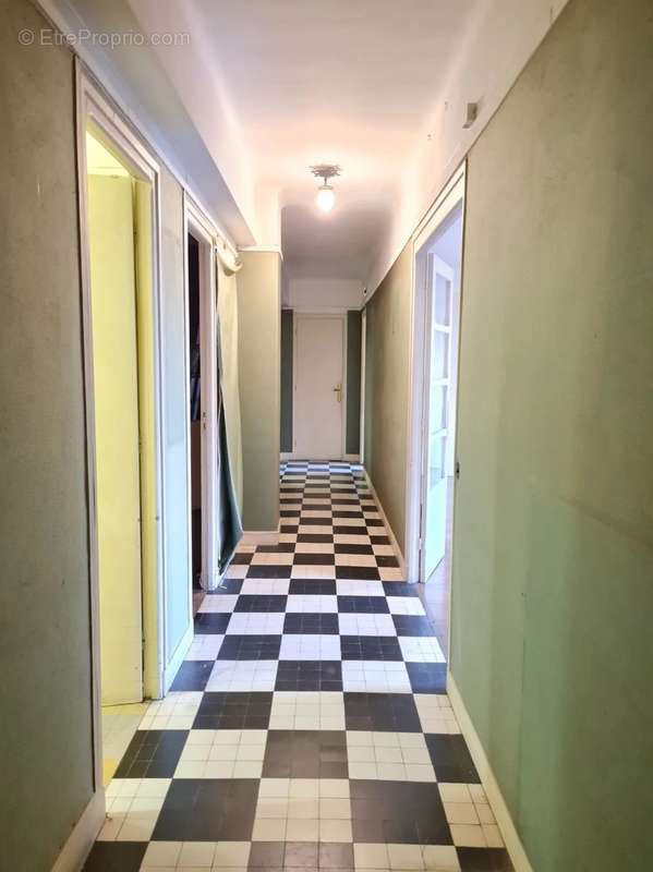 Appartement à COURBEVOIE