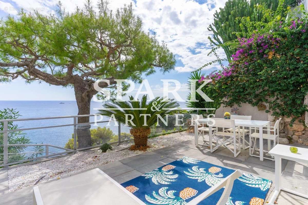 Appartement à ROQUEBRUNE-CAP-MARTIN