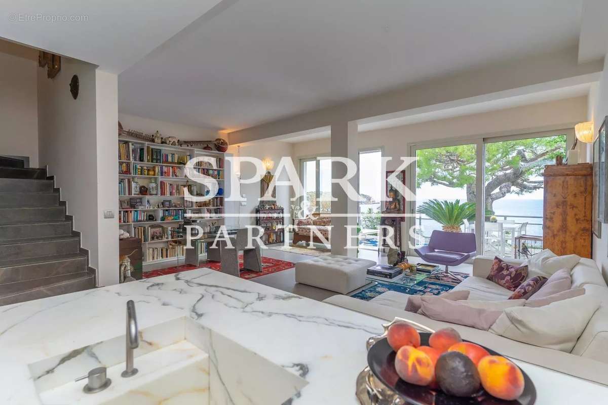 Appartement à ROQUEBRUNE-CAP-MARTIN