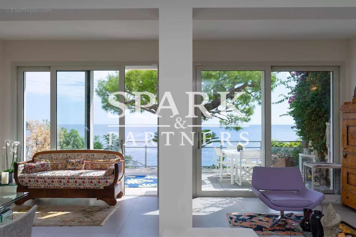 Appartement à ROQUEBRUNE-CAP-MARTIN