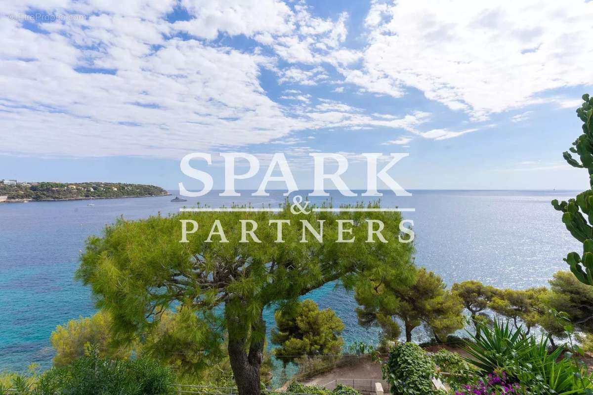 Appartement à ROQUEBRUNE-CAP-MARTIN