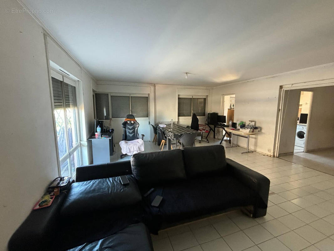 Appartement à MARSEILLE-3E