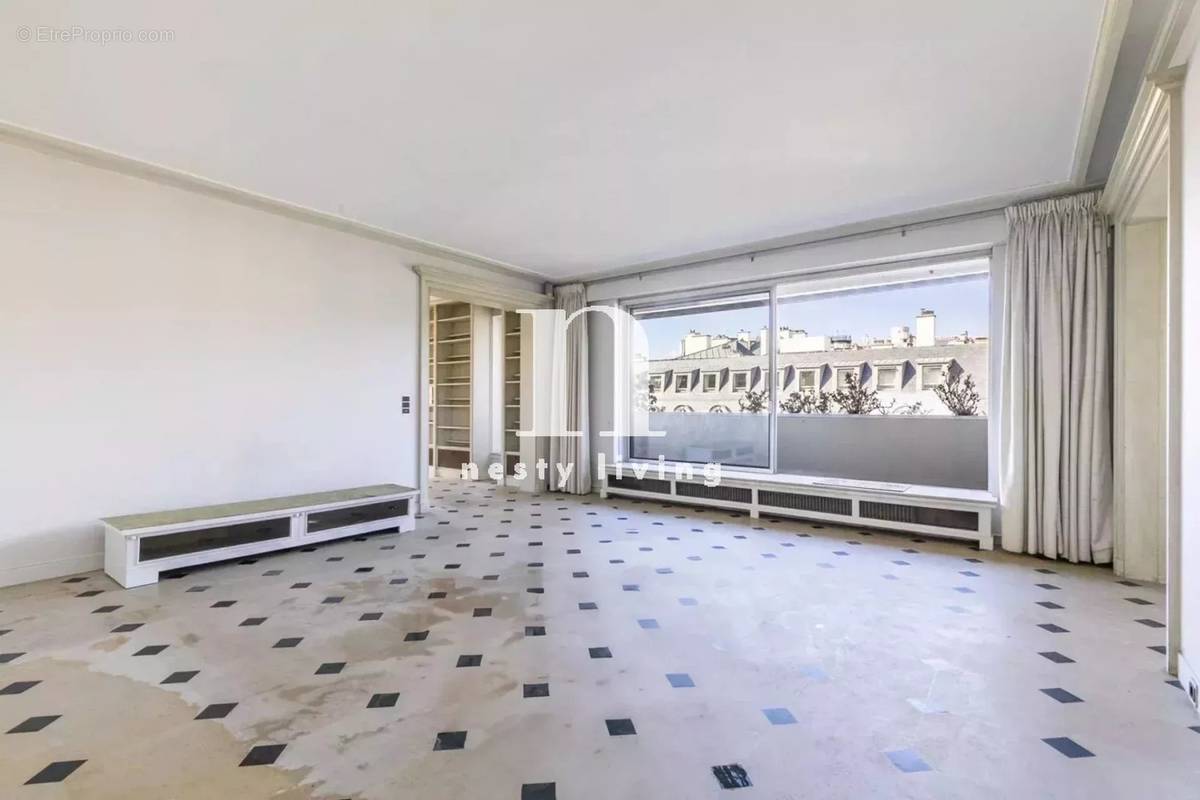 Appartement à PARIS-7E