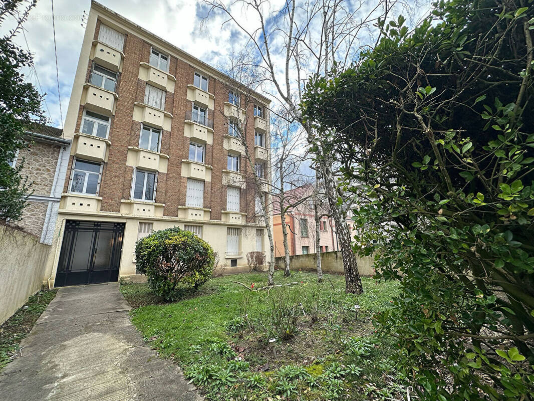 Appartement à HOUILLES