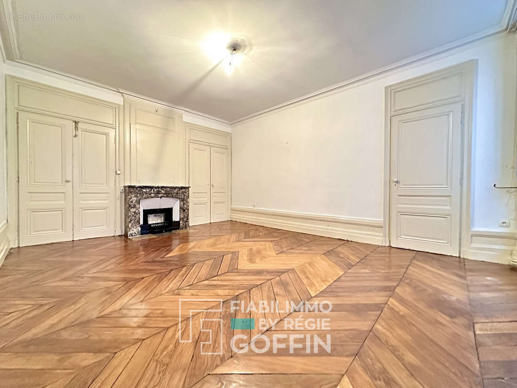 Appartement à LYON-6E