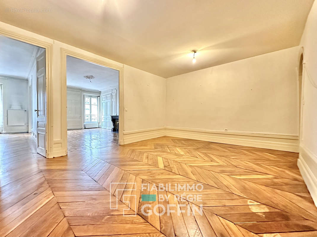 Appartement à LYON-6E